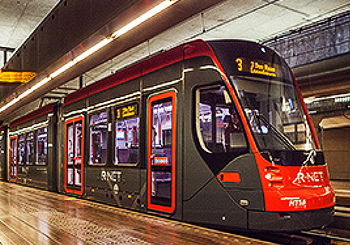 Straßenbahn Plattform AVENIO - DEN HAAG